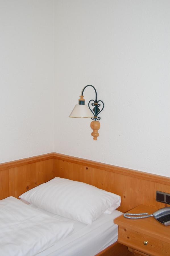 Hotel Gruener Baum Bretzenheim Екстериор снимка