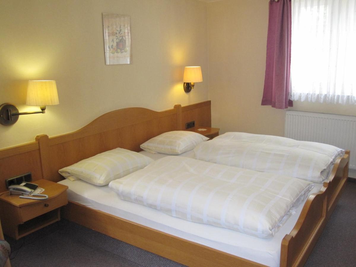 Hotel Gruener Baum Bretzenheim Екстериор снимка