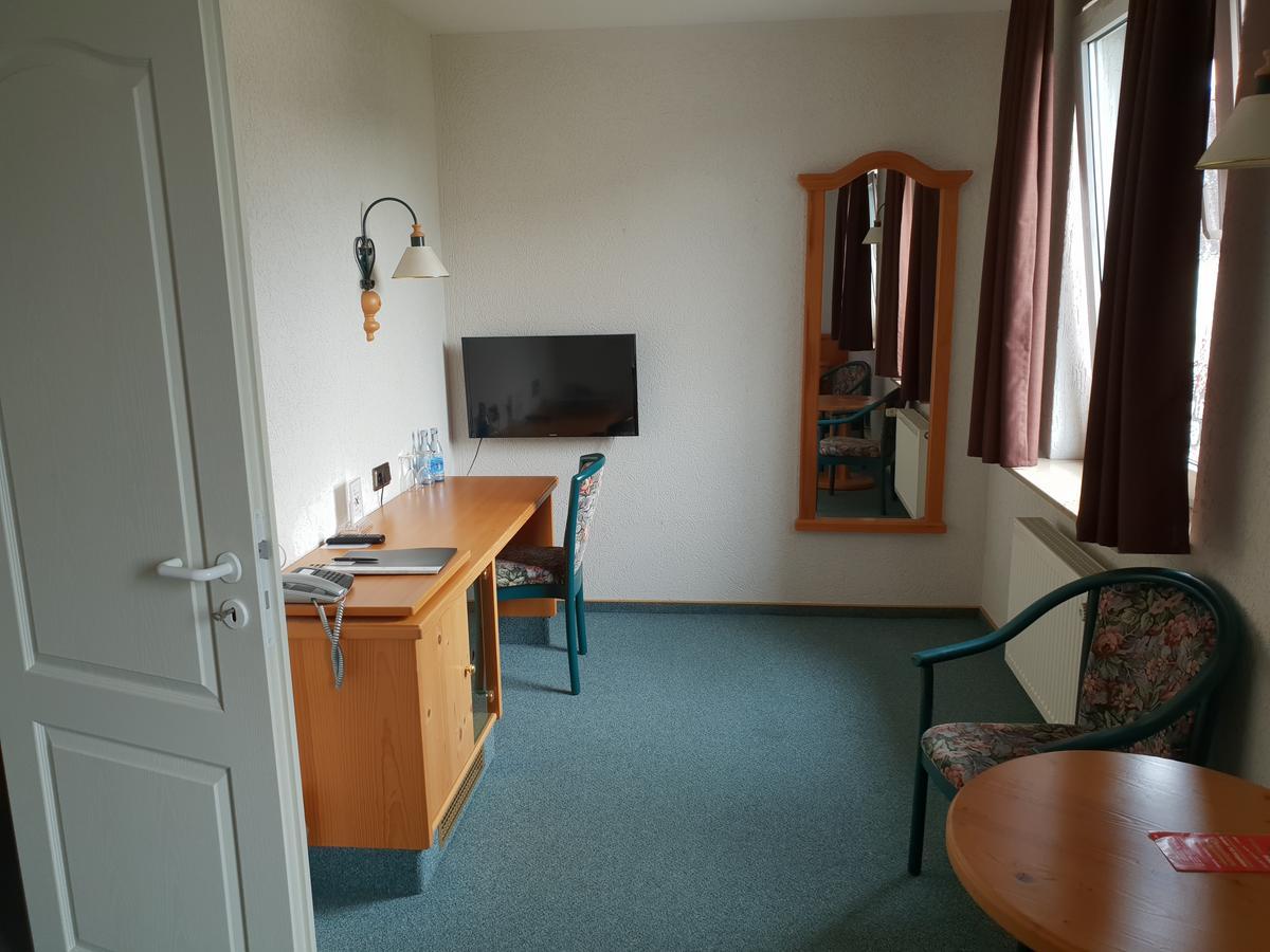 Hotel Gruener Baum Bretzenheim Екстериор снимка