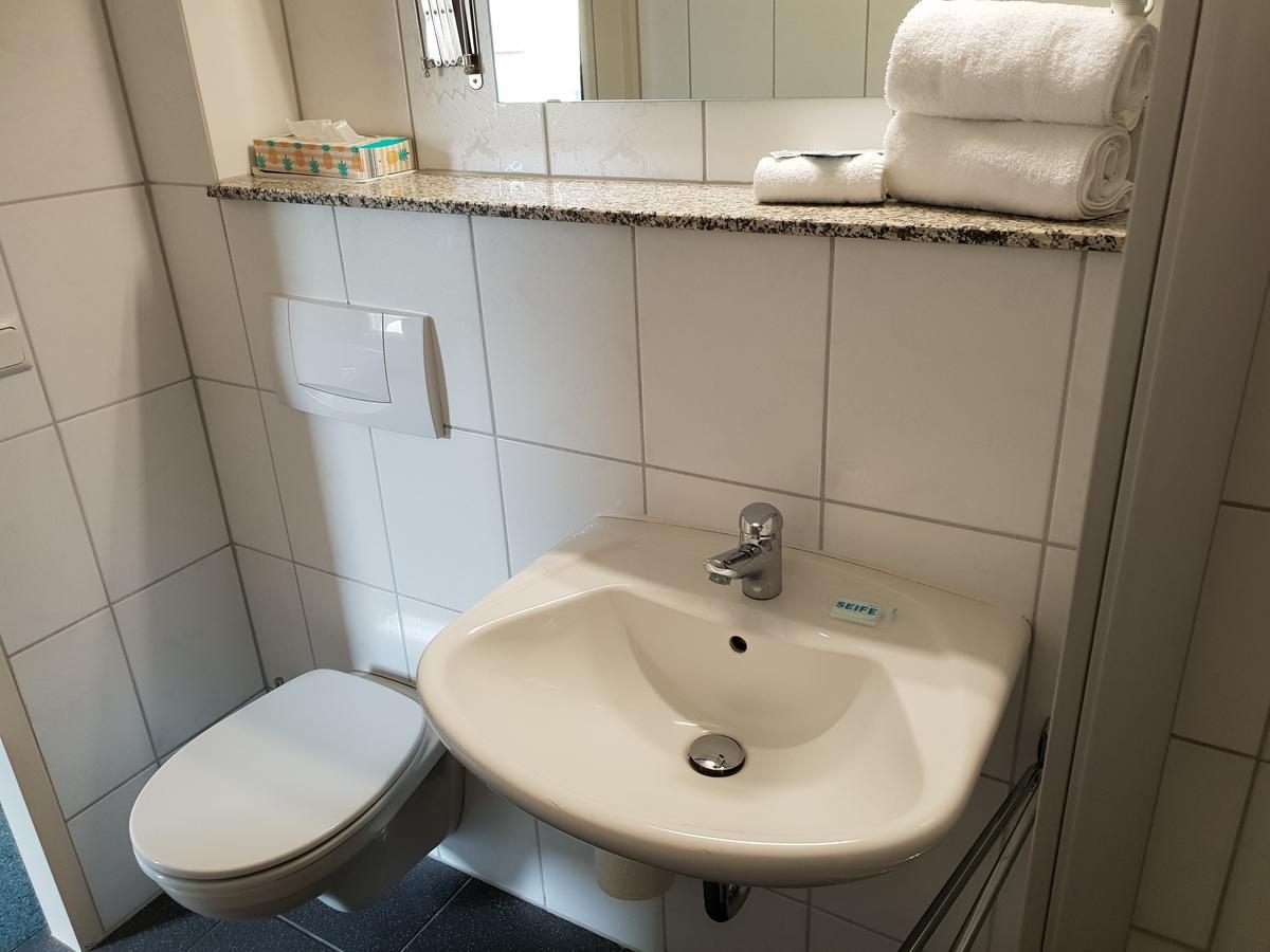 Hotel Gruener Baum Bretzenheim Екстериор снимка